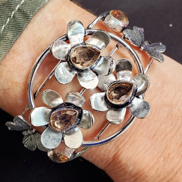 New Unique Morganite Butterflies and Flowers Silver Cuff Bracelet. - Picture 12 of 16